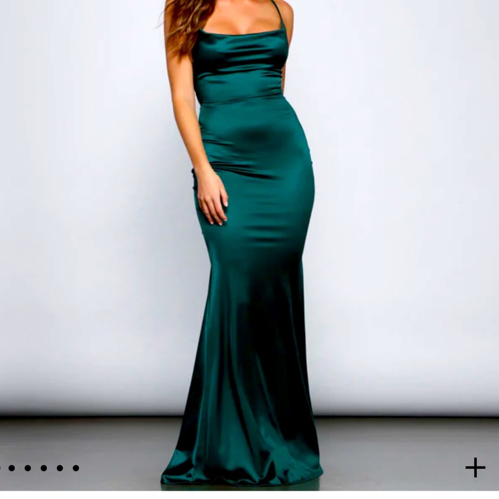 Selena Ruched Satin Mermaid
Dress